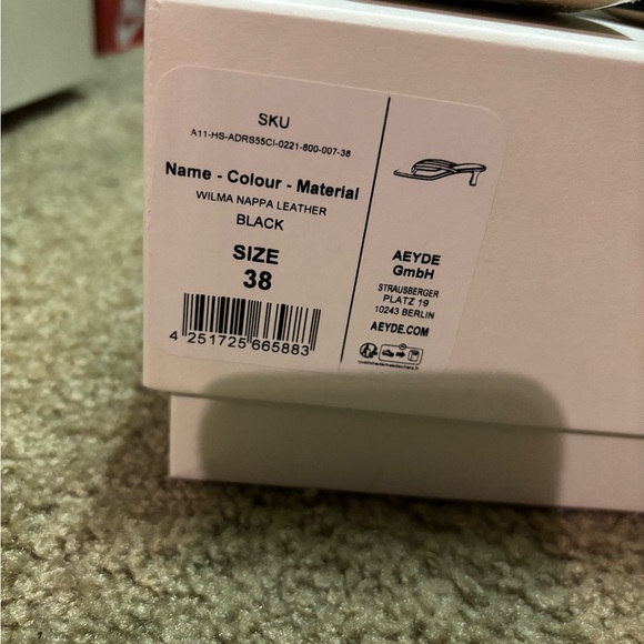 Black Women's Heeled Sandals - Picture 5 of 6